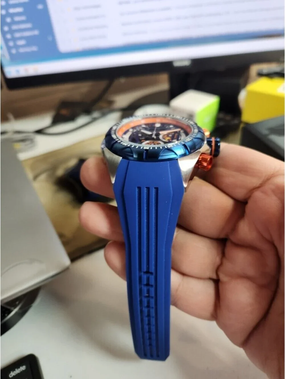 Invicta Men's 32206 Hydromax Blue Silicone Watch, 54mm (32206)